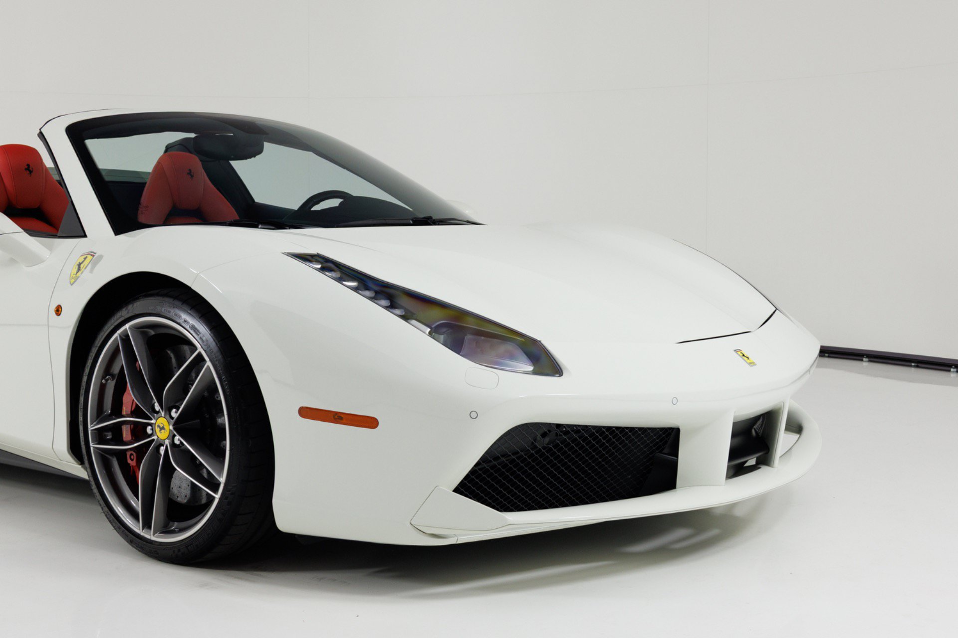 Used 2017 Ferrari 488 Spider RWD image 54