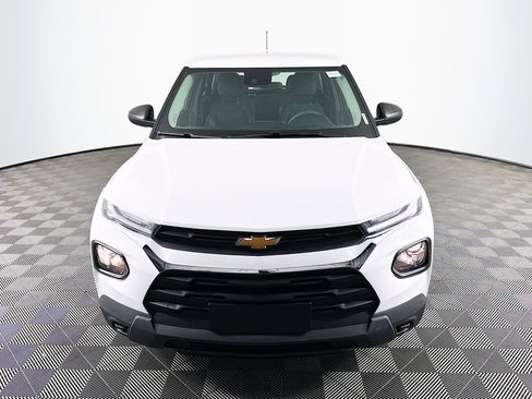 Used 2023 Chevrolet TrailBlazer LS image 2