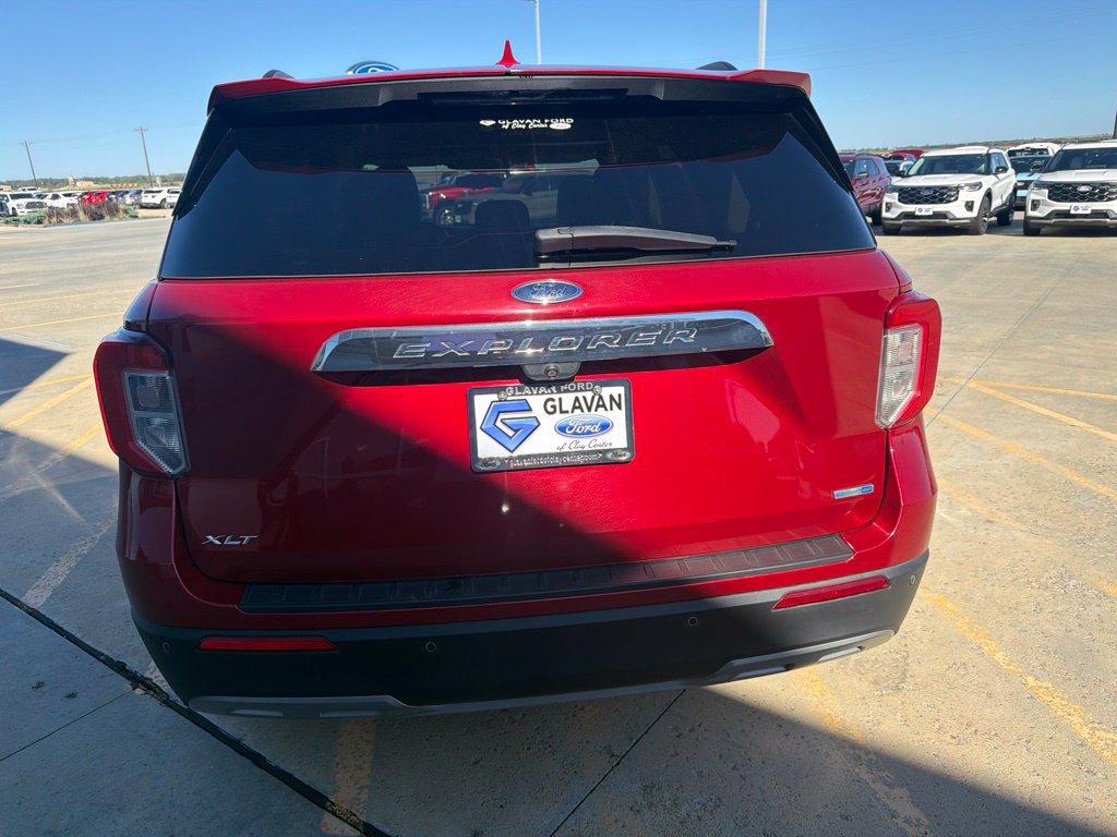 Used 2020 Ford Explorer XLT w/ Equipment Group 202A AWD/4WD image 8