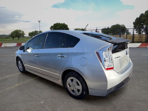 Used 2010 Toyota Prius FWD image 4