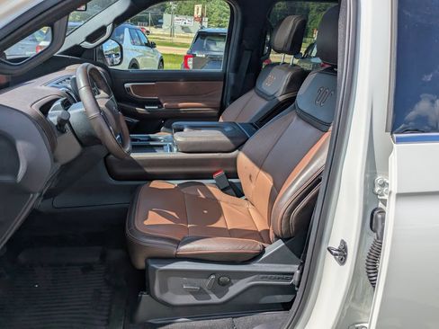 Used 2025 Ford Expedition King Ranch AWD/4WD image 4