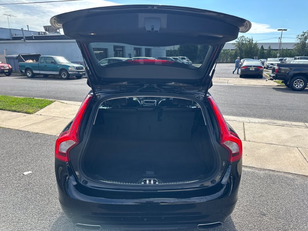 Used 2017 Volvo V60 T5 Premier FWD image 18