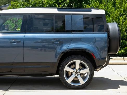 New 2026 Land Rover Defender 110 X-Dynamic SE AWD/4WD image 16