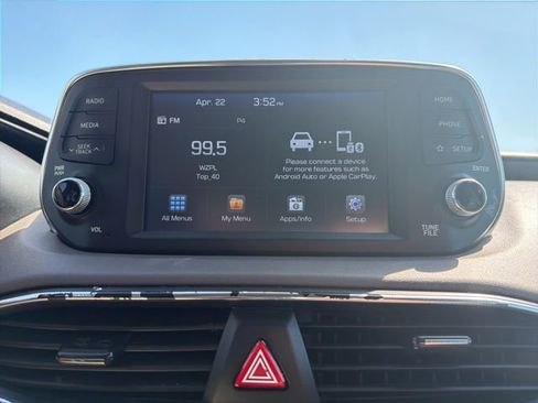 Used 2020 Hyundai Santa Fe SE image 23