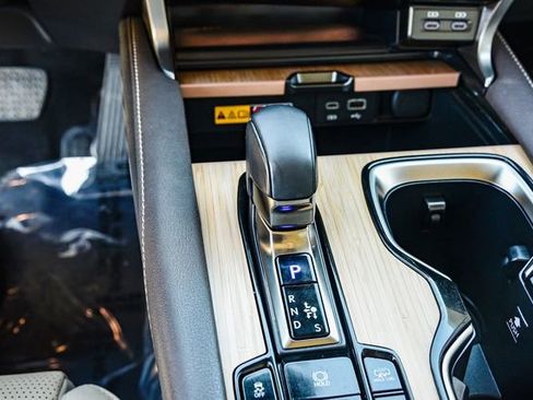 Used 2025 Lexus RX 450h AWD w/ Luxury Package image 27