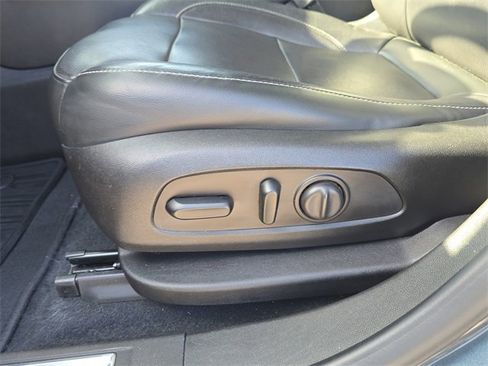 Used 2019 GMC Acadia SLT image 24