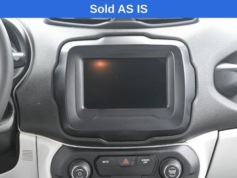 Used 2018 Jeep Renegade Latitude FWD image 26