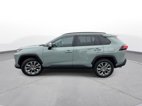 Used 2020 Toyota RAV4 XLE Premium image 9