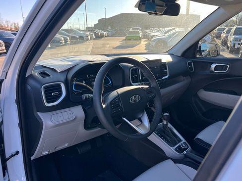 New 2026 Hyundai Venue SEL FWD image 21