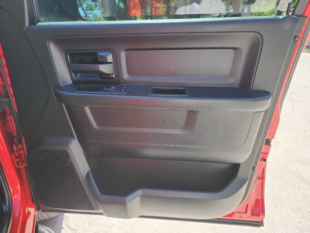 Used 2018 RAM 3500 Tradesman w/ Chrome Appearance Group AWD/4WD image 38