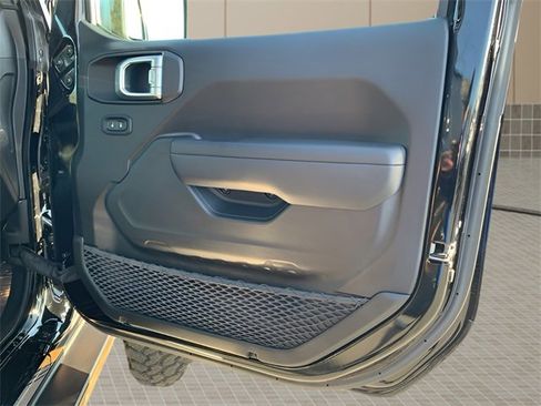 Used 2023 Jeep Gladiator Sport image 54