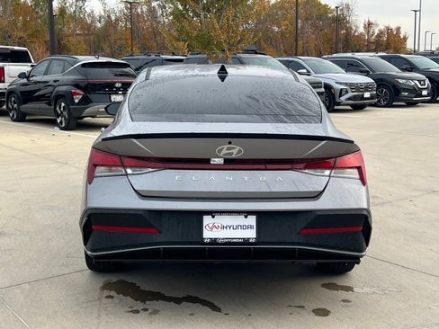 Certified 2025 Hyundai Elantra Sport image 11