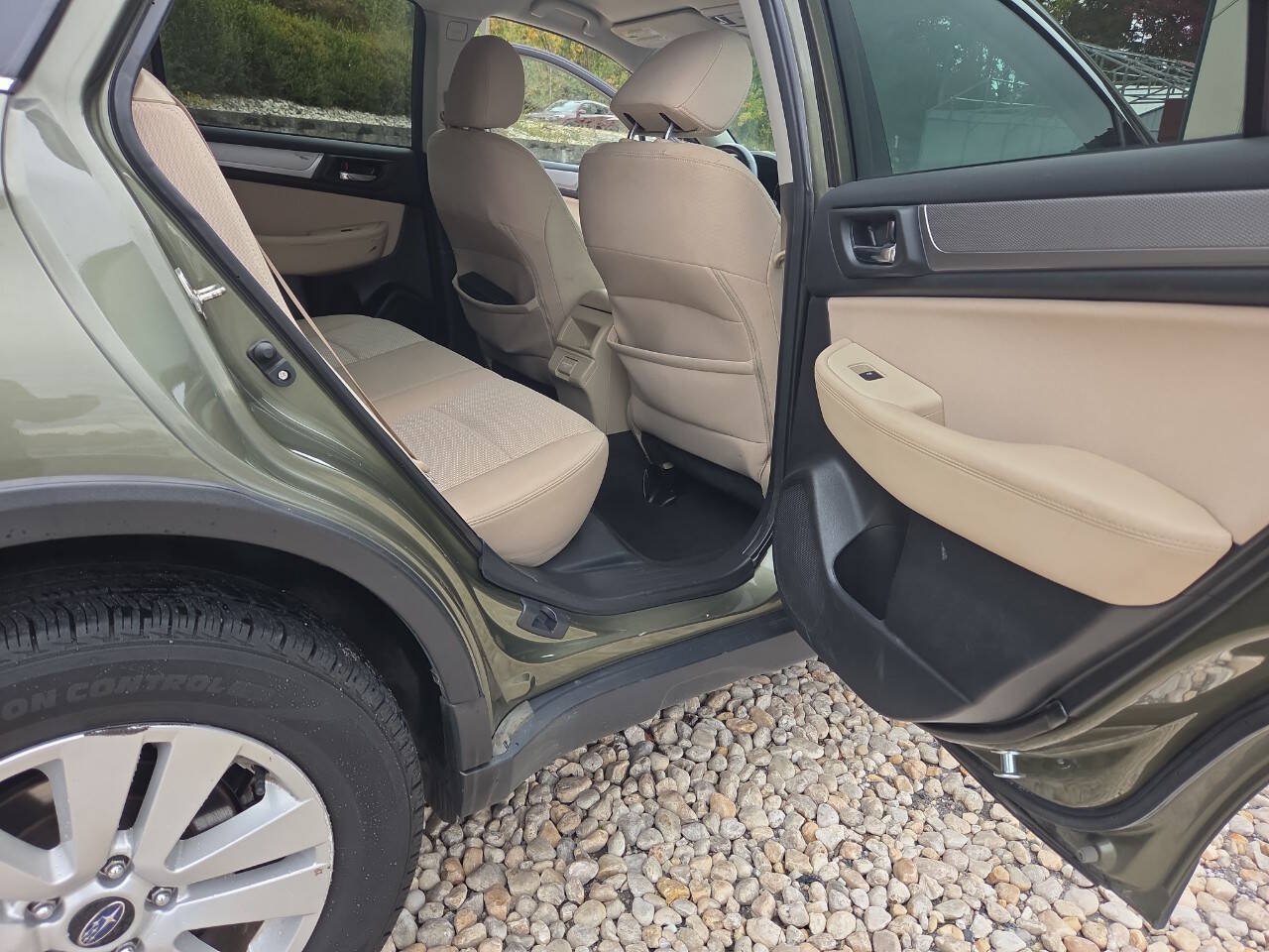 Used 2018 Subaru Outback 2.5i Premium AWD/4WD image 18