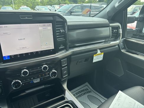 New 2025 Ford F250 Lariat w/ Lariat Ultimate Package image 23