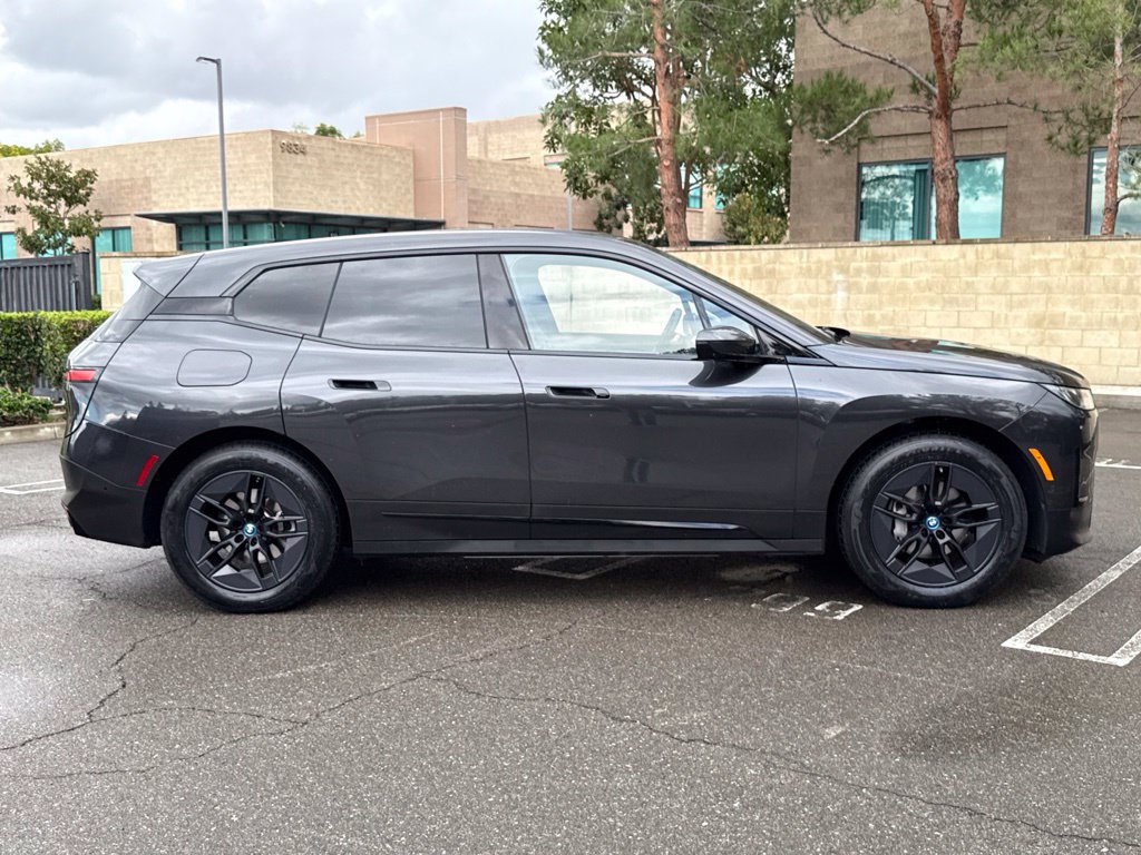 Used 2024 BMW iX xDrive50 w/ Convenience Package AWD/4WD image 7