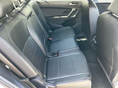 Used 2019 Volkswagen Tiguan SE FWD image 11