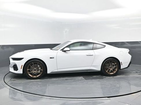 Used 2025 Ford Mustang GT Premium image 4