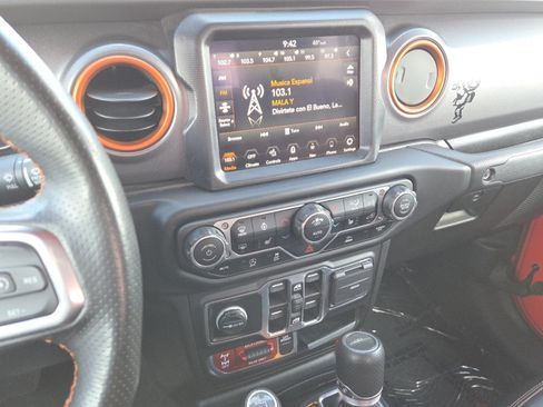 Used 2023 Jeep Gladiator Mojave w/ Cold Weather Group AWD/4WD image 28