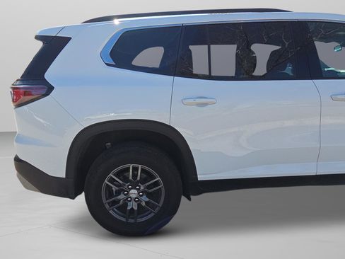 Used 2025 GMC Acadia Elevation image 25