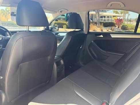 Used 2013 Volkswagen Jetta SE image 12