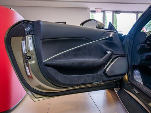 Used 2024 Ferrari Roma Spider image 8