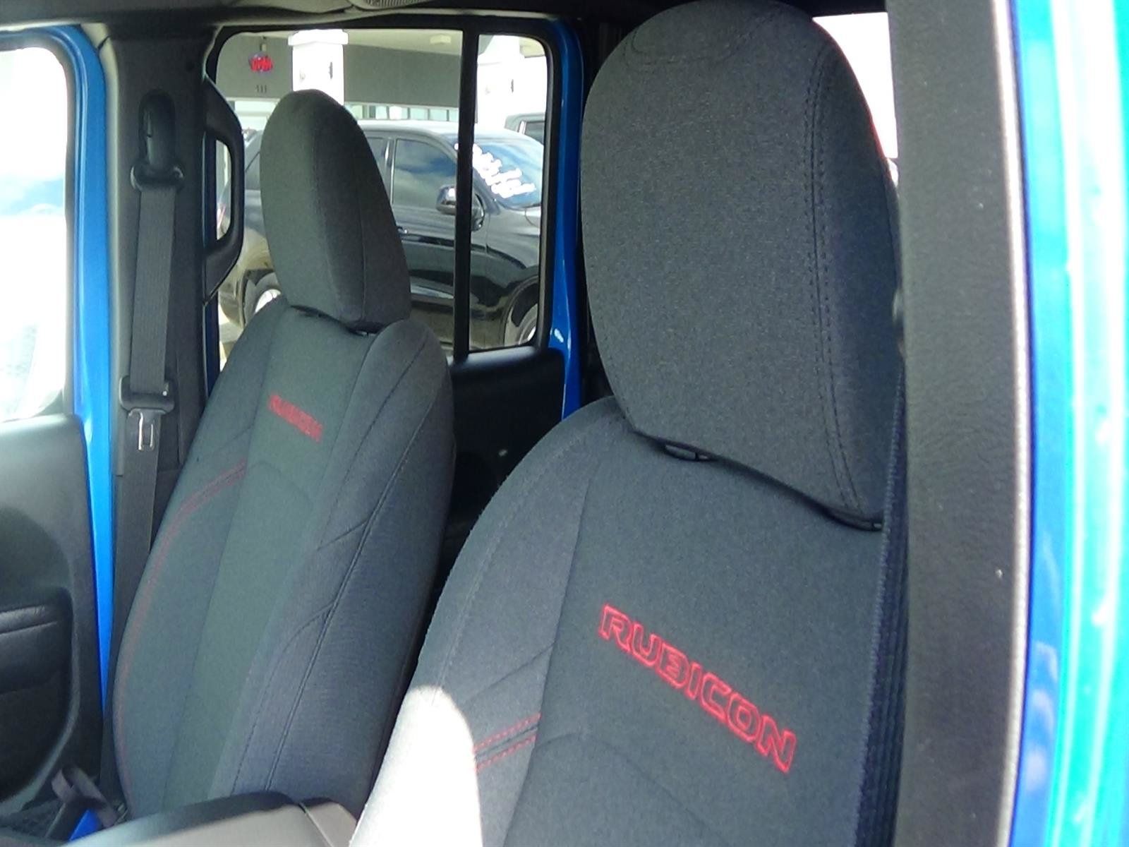 Used 2024 Jeep Gladiator Rubicon w/ Convenience Group AWD/4WD image 17