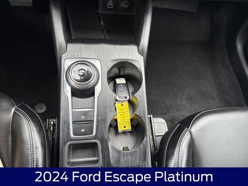 Used 2024 Ford Escape Platinum AWD/4WD image 25