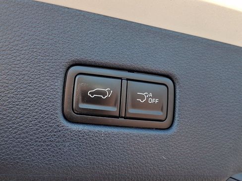Used 2025 Kia Carnival SX Prestige FWD image 27