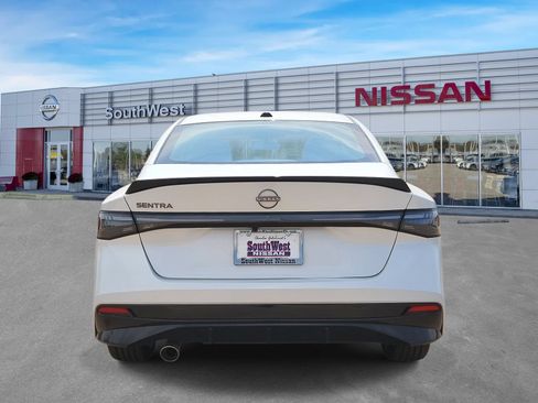 New 2027 Nissan Sentra SR w/ Floor Mat Package FWD image 6