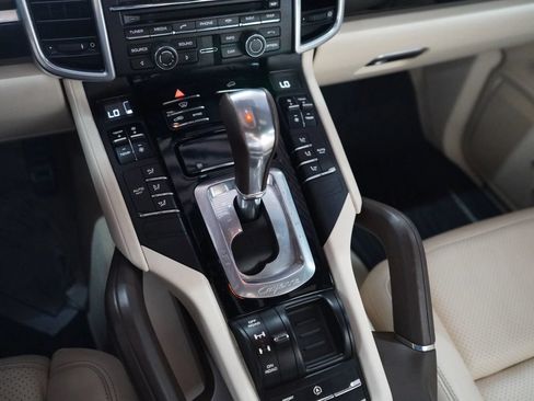 Used 2015 Porsche Cayenne S AWD/4WD image 10