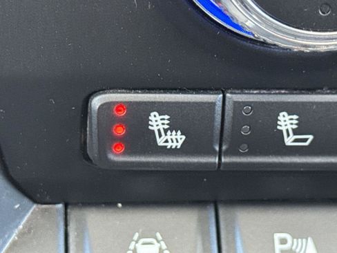 Used 2021 GMC Sierra 1500 AT4 w/ AT4 Value Package image 19