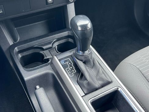 Used 2017 Toyota Tacoma SR5 image 13