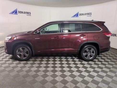 Used 2018 Toyota Highlander Limited Platinum AWD/4WD image 2