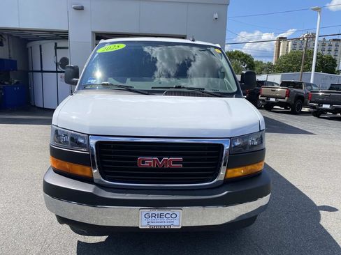 Used 2025 GMC Savana 2500 w/ Driver Convenience Package RWD image 4