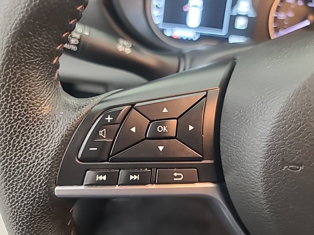 Used 2024 Nissan Versa SR FWD image 27