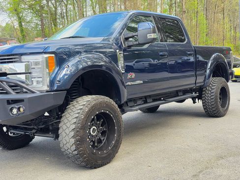 Used 2018 Ford F250 Lariat w/ Lariat Ultimate Package AWD/4WD image 3