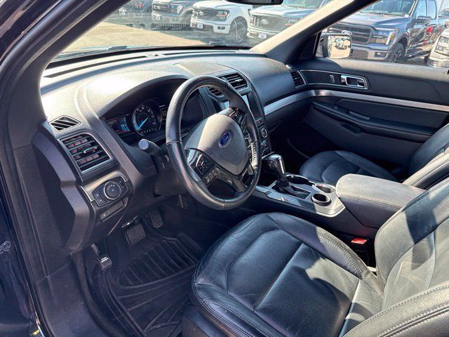 Used 2018 Ford Explorer XLT w/ Equipment Group 202A FWD image 14