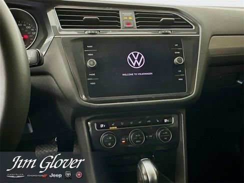 Used 2021 Volkswagen Tiguan SE image 30