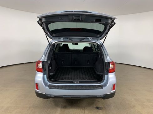 Used 2016 Subaru Outback 2.5i Premium image 12