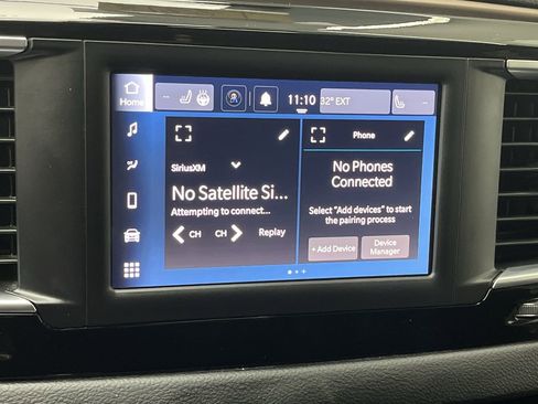 Used 2023 Chrysler Voyager LX image 18