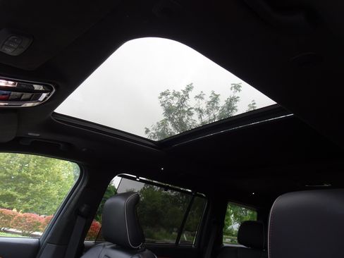 Used 2021 Jeep Grand Cherokee L Summit AWD/4WD image 5