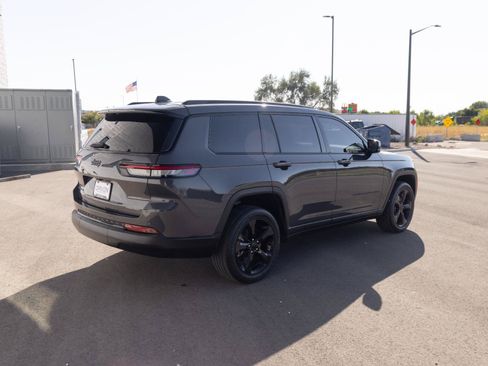 Used 2021 Jeep Grand Cherokee L Laredo AWD/4WD image 8