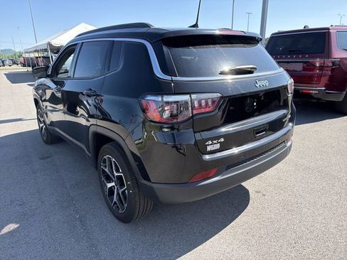 Used 2025 Jeep Compass Limited AWD/4WD image 8