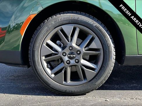 Used 2022 Kia Soul EX image 33