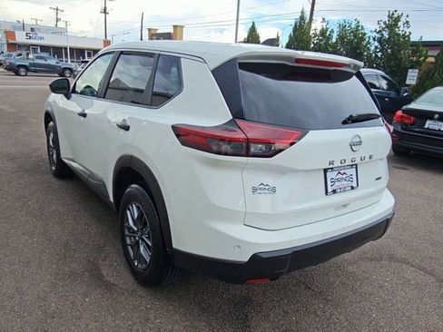 Used 2025 Nissan Rogue S image 6