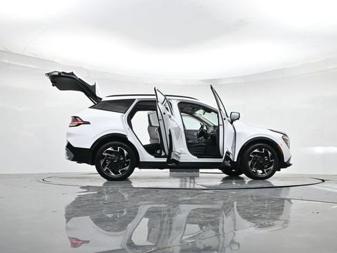 Used 2025 Kia Sportage SX image 53