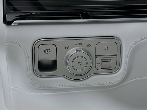 Used 2026 Mercedes-Benz Maybach GLS 600 4MATIC image 10