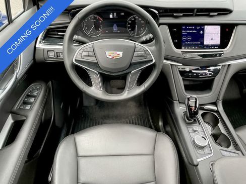 Used 2025 Cadillac XT5 Premium Luxury w/ LPO, Floor Liner Package AWD/4WD image 11
