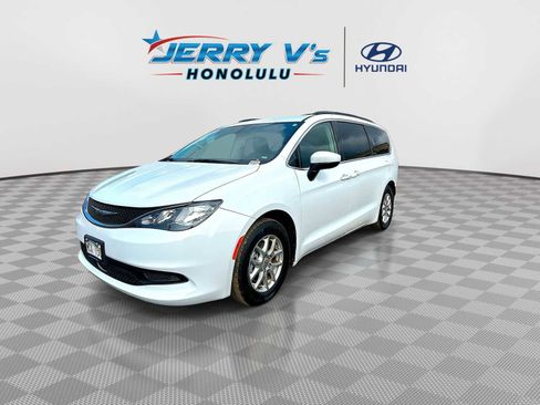 Used 2021 Chrysler Voyager Lxi image 4