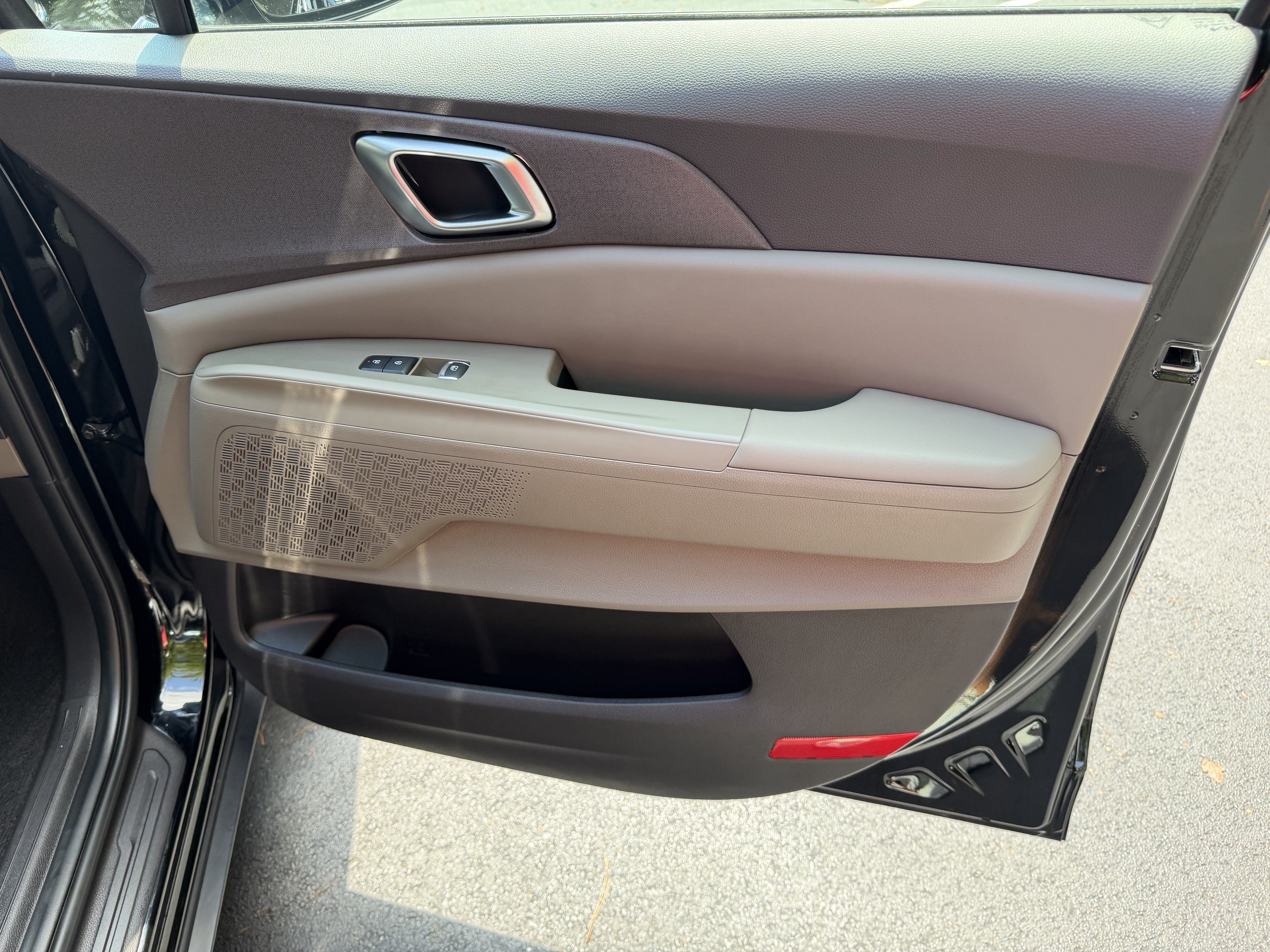 Certified 2026 Kia Carnival EX FWD image 14